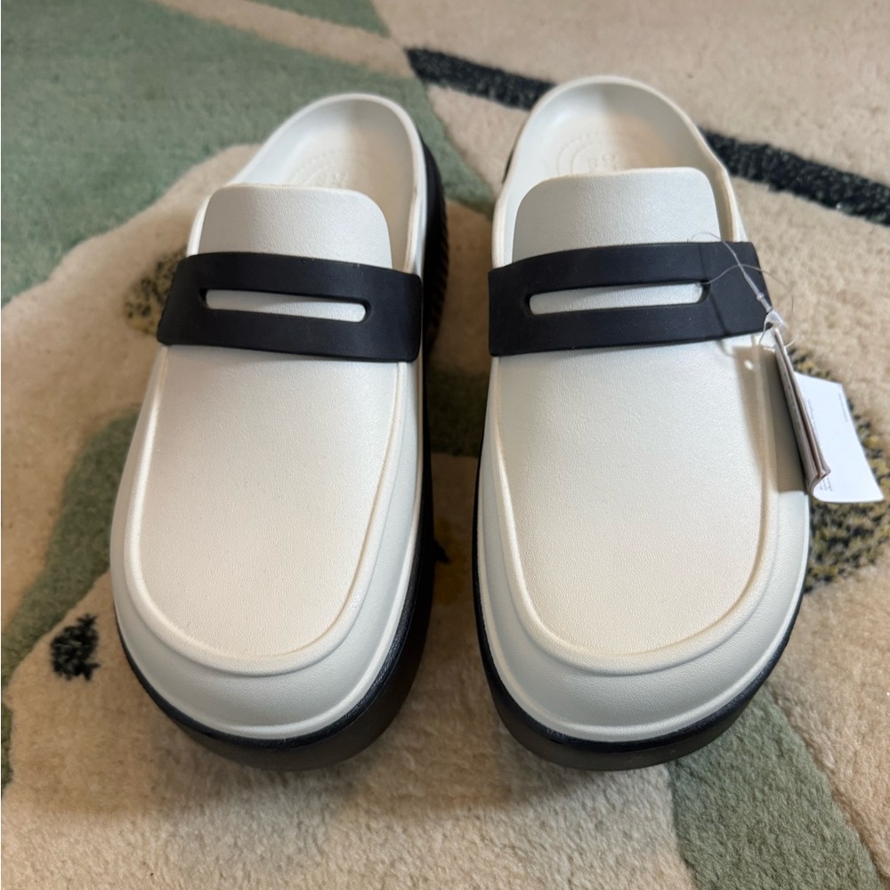 CROCS Black and White Slip-On Shoes women’s 10